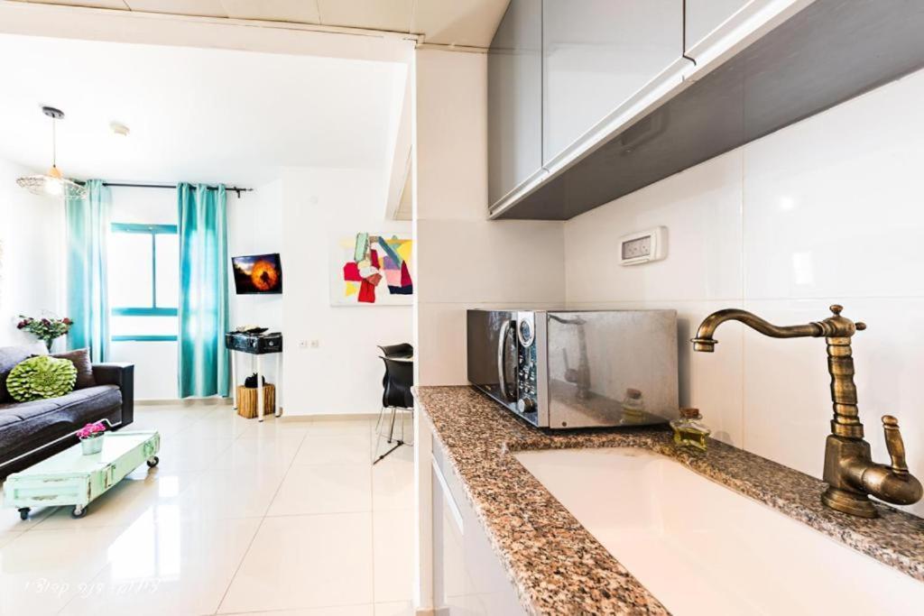 Luxury Apartment On The Lake 티베리아 외부 사진